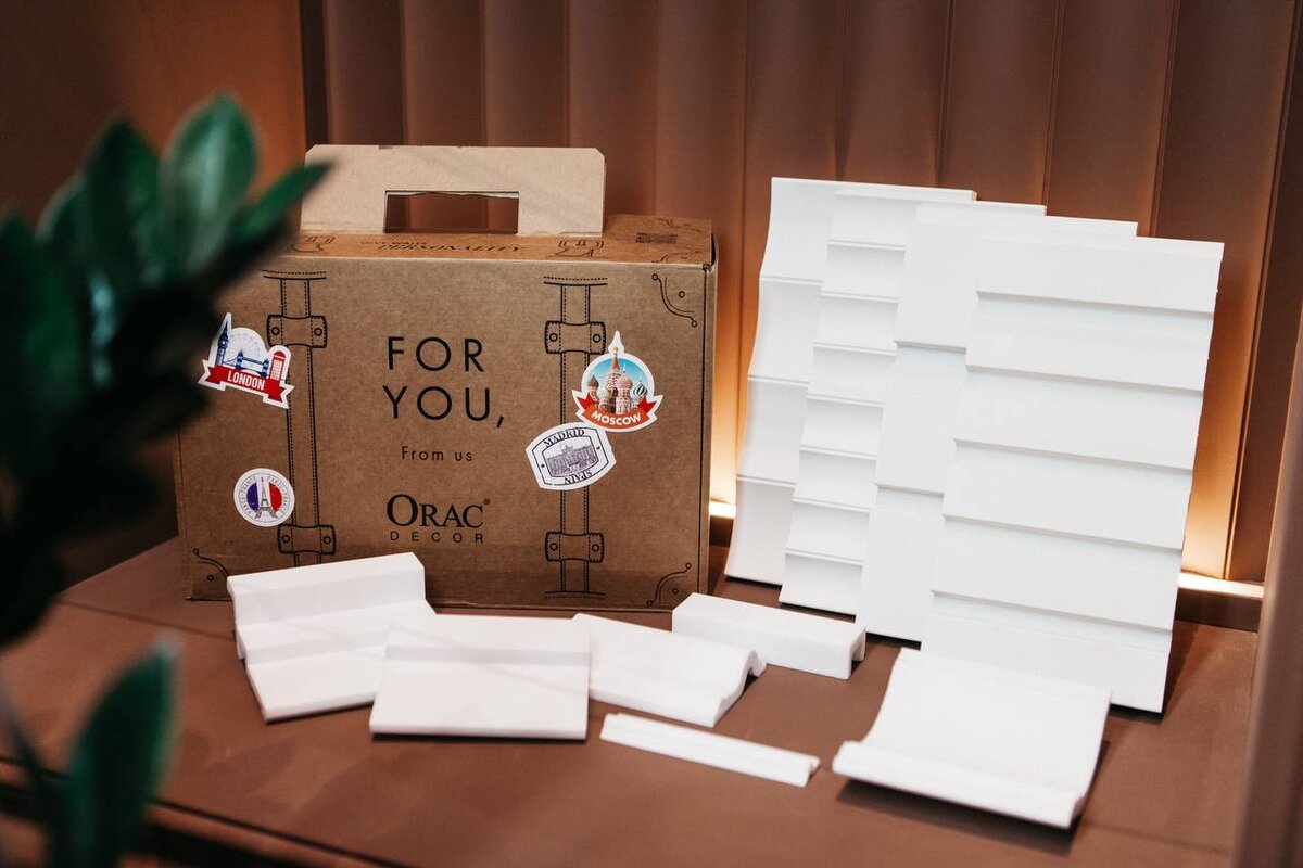 Оригинальный вагончик  компании “Orac Decor”