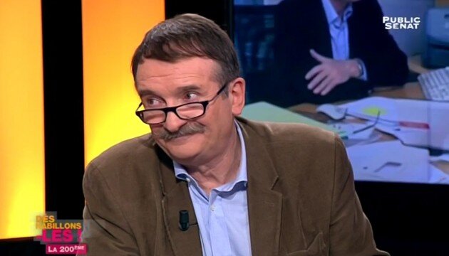 Это Дени Бертран. При желании можно семиотически прочитать и его портрет.