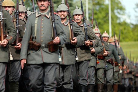 Европейские реконструкторы в форме немецкий солдат времен Первой Мировой. Фото из личного архива. 