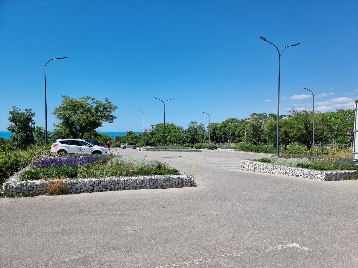 Заполнена процентов на 10, не больше