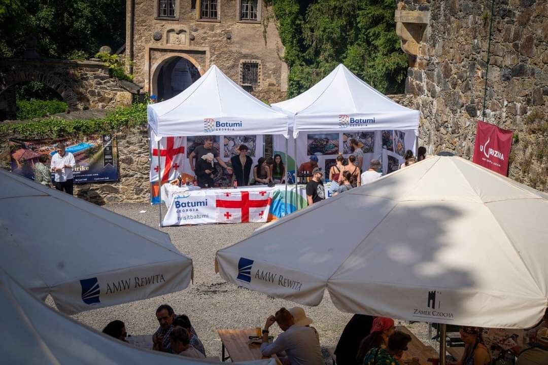 Фестиваль "Fortress of Tastes" состоялся близ Вроцлава, в историческом замке Чоха