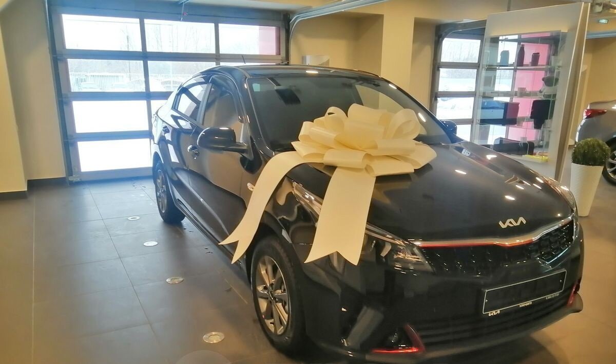 Автосалон Киа Рио черный
