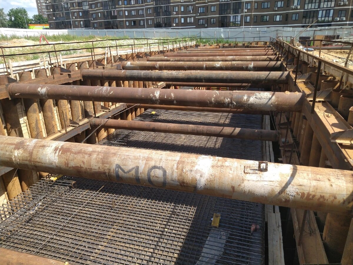 📷 3: Ведётся армирование вентканала к вентиляционной шахте у дома №1 по ул. Сосенский Стан. 