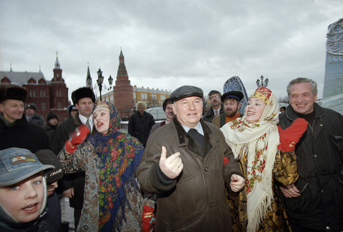 Юрий лужков последние фото