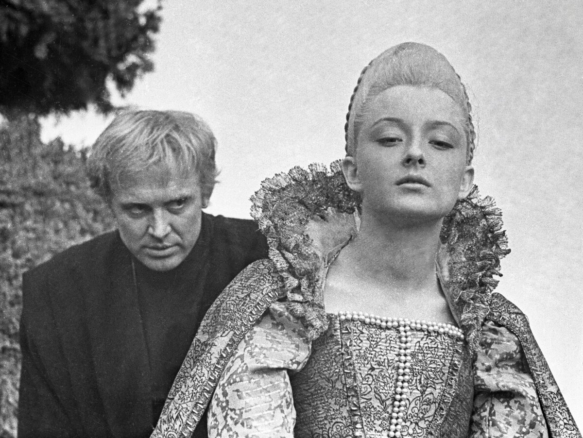 Анастасия Вертинская и Иннокентий Смоктуновский на съемках фильма «Гамлет», 1963 год. Фото: РИА «Новости» (В. Блиох)