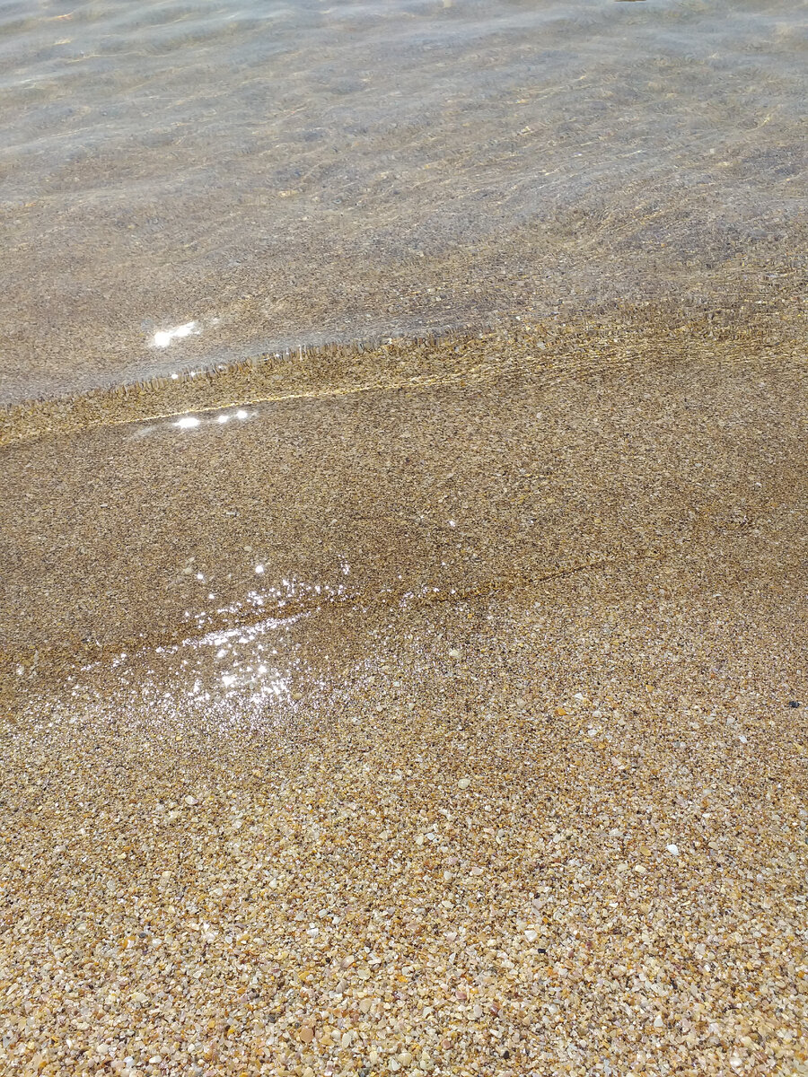 Ну не чудо ли, прозрачнейшее море, ракушечный пляж