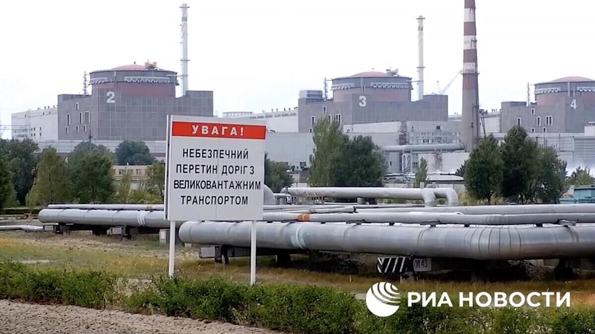    Последствия удара по Запорожской АЭС. Кадр видео Минобороны России