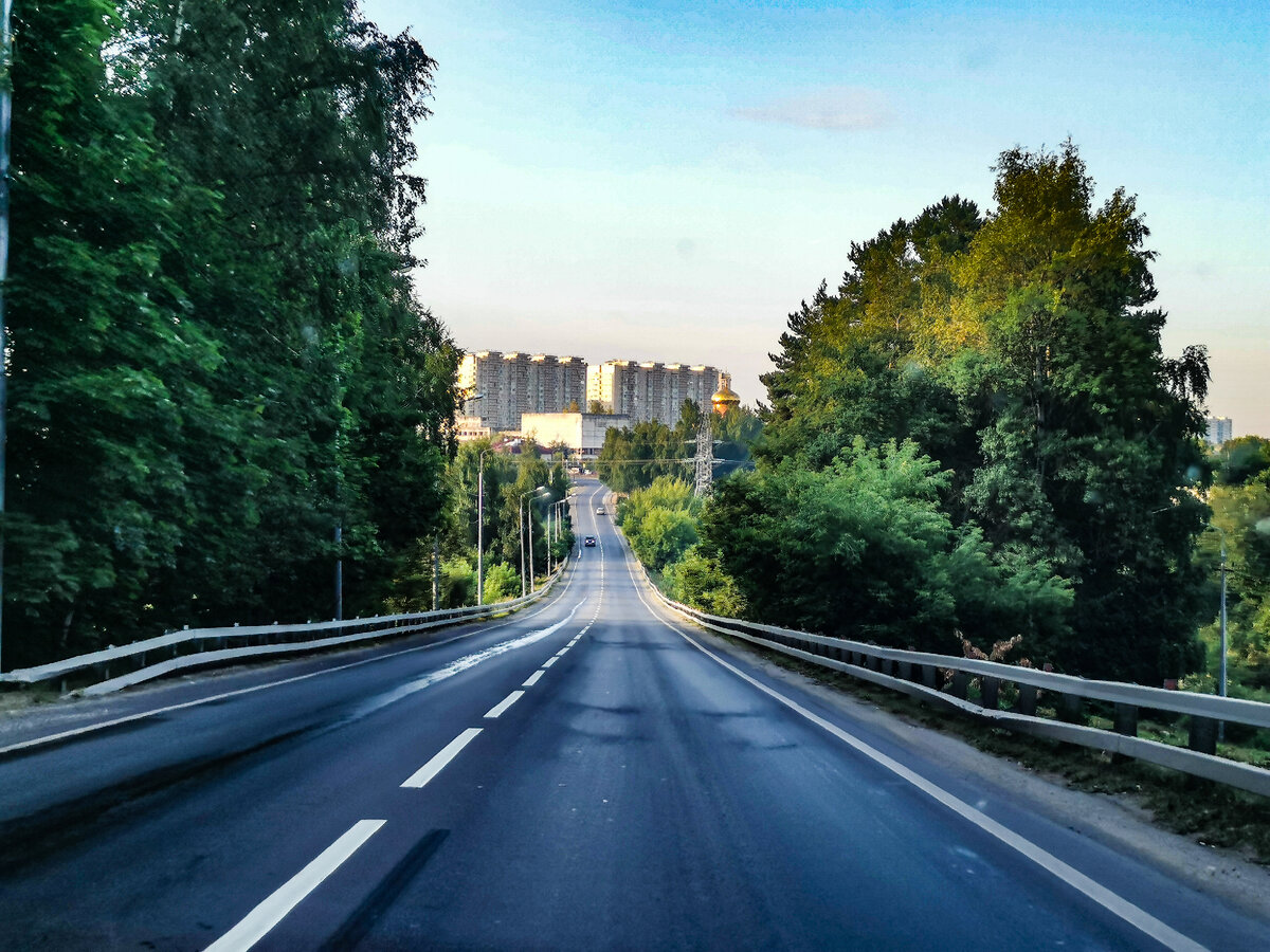 Москва, поселок Внуково, Внуковское шоссе.