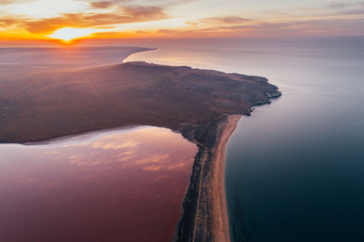 Розовое озеро в Крыму Керчь