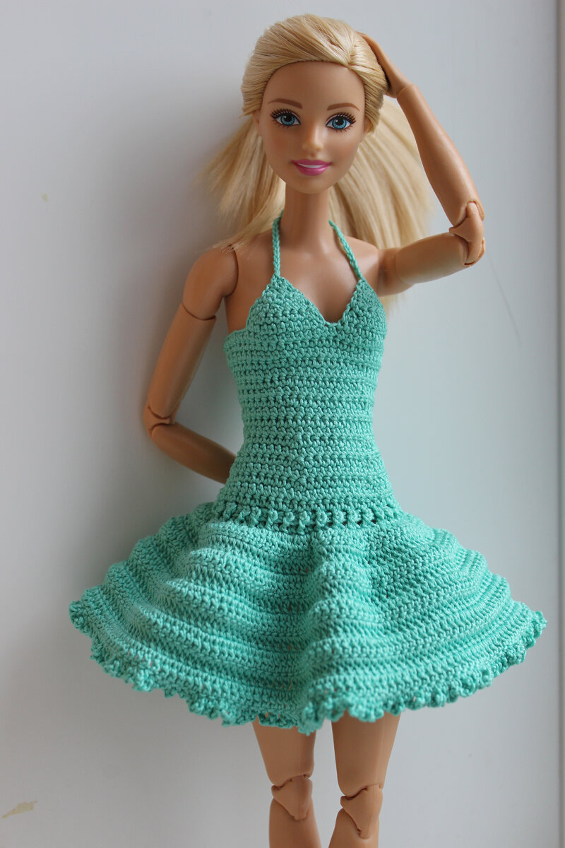 Лёгкое летнее платье и шляпа для Барби
