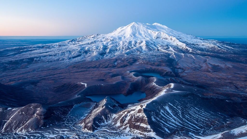    Predawn vista of Mount Ruapehu and the Tama Lakes from the summit of Mount Ngaruhoe. Tongariro National Park Александр Шереметьев