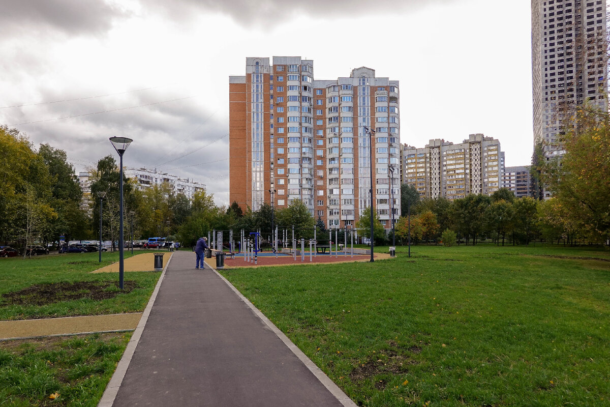 Еще один парк с прудом благоустроили на северо-востоке Москвы. Появилось  новое чудное место для отдыха | Самый главный путешественник | Дзен