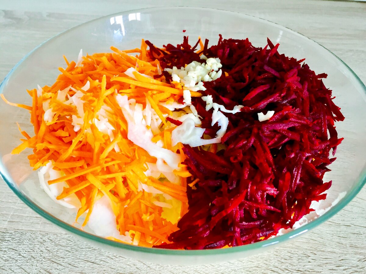 Можно есть уже на следующий день: капуста по-грузински (остренькая на вкус и цвет красивый)