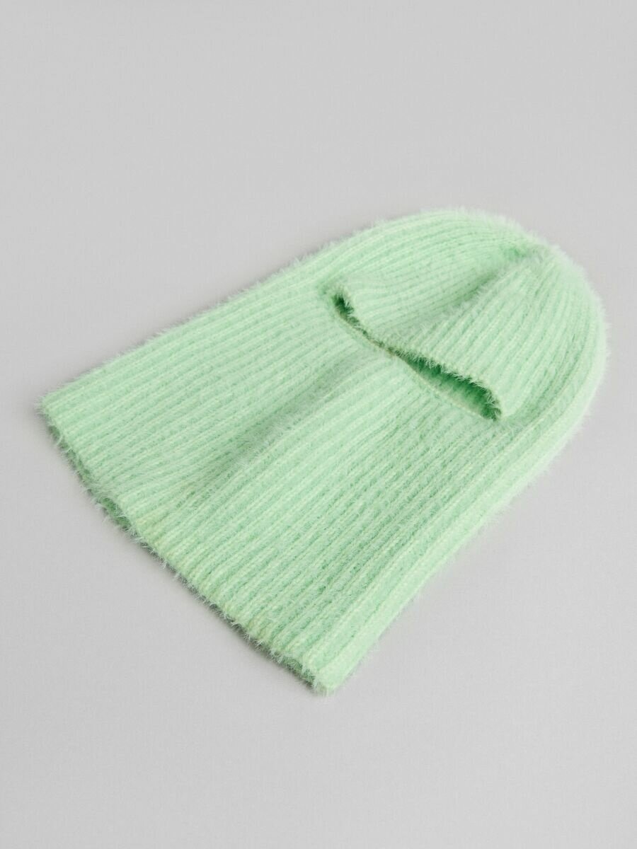 Bershka. Состав: полиамид, акрил. Источник фото: Wildberries