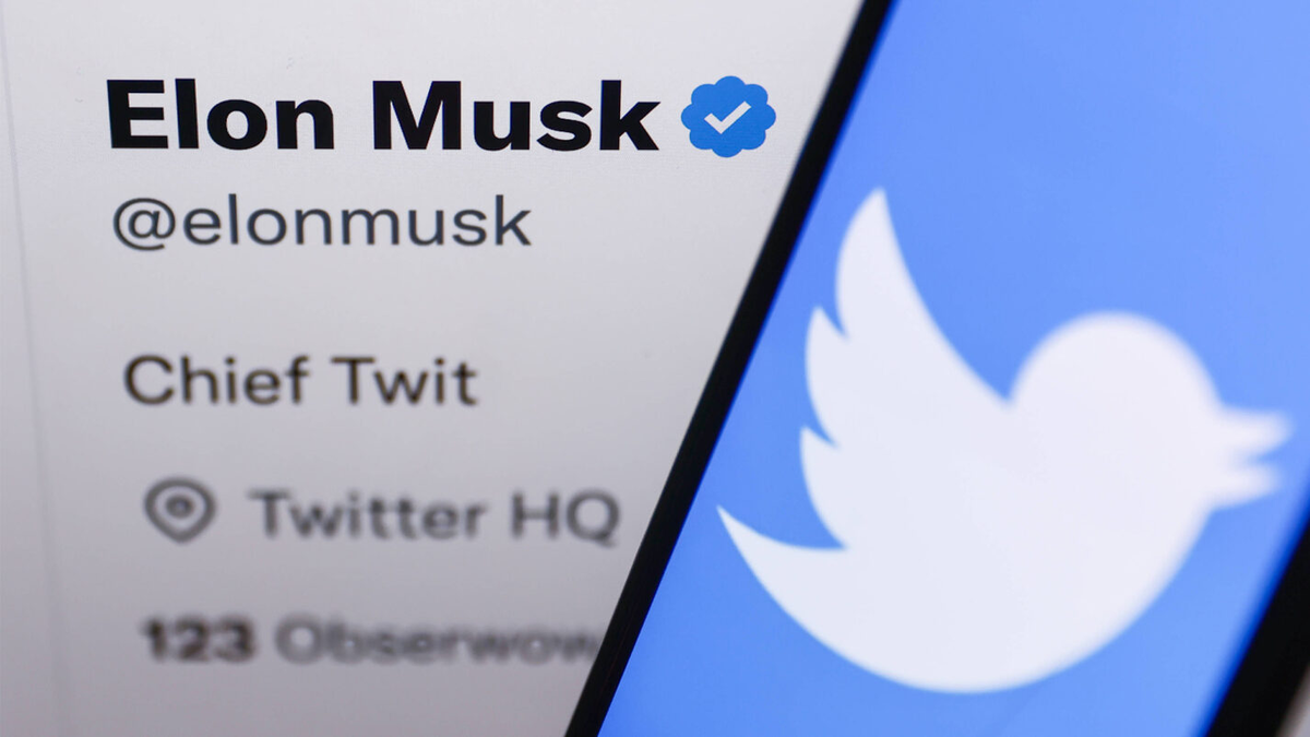 Подпись миллиардера в Twitter изменилась после покупки соцсети 