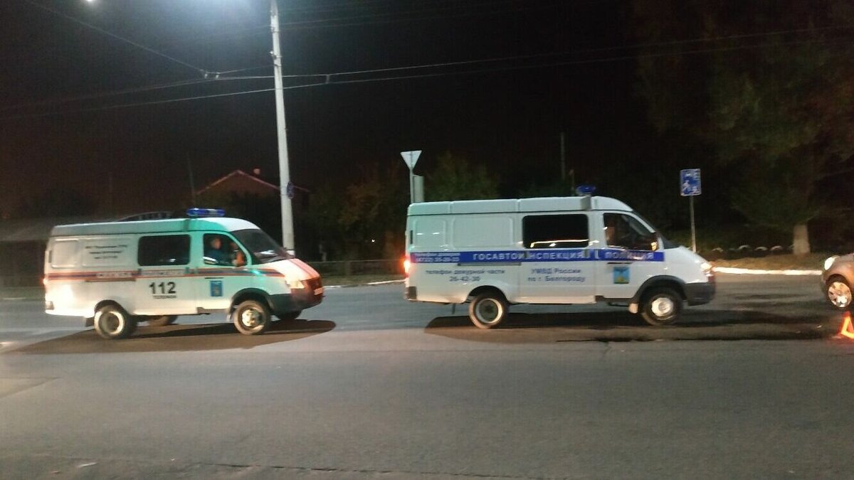    В Ростовской области в Аксайском районе была перекрыта трасса М-4 «Дон» в оба направления движения, причиной послужила крупная авария, сообщили в региональном УГИБДД.
