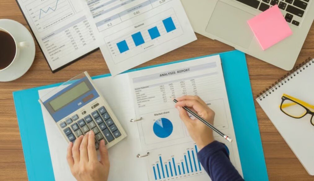 Придерживаться бюджета сложнее, когда вы мечетесь между периодами высокого и низкого дохода