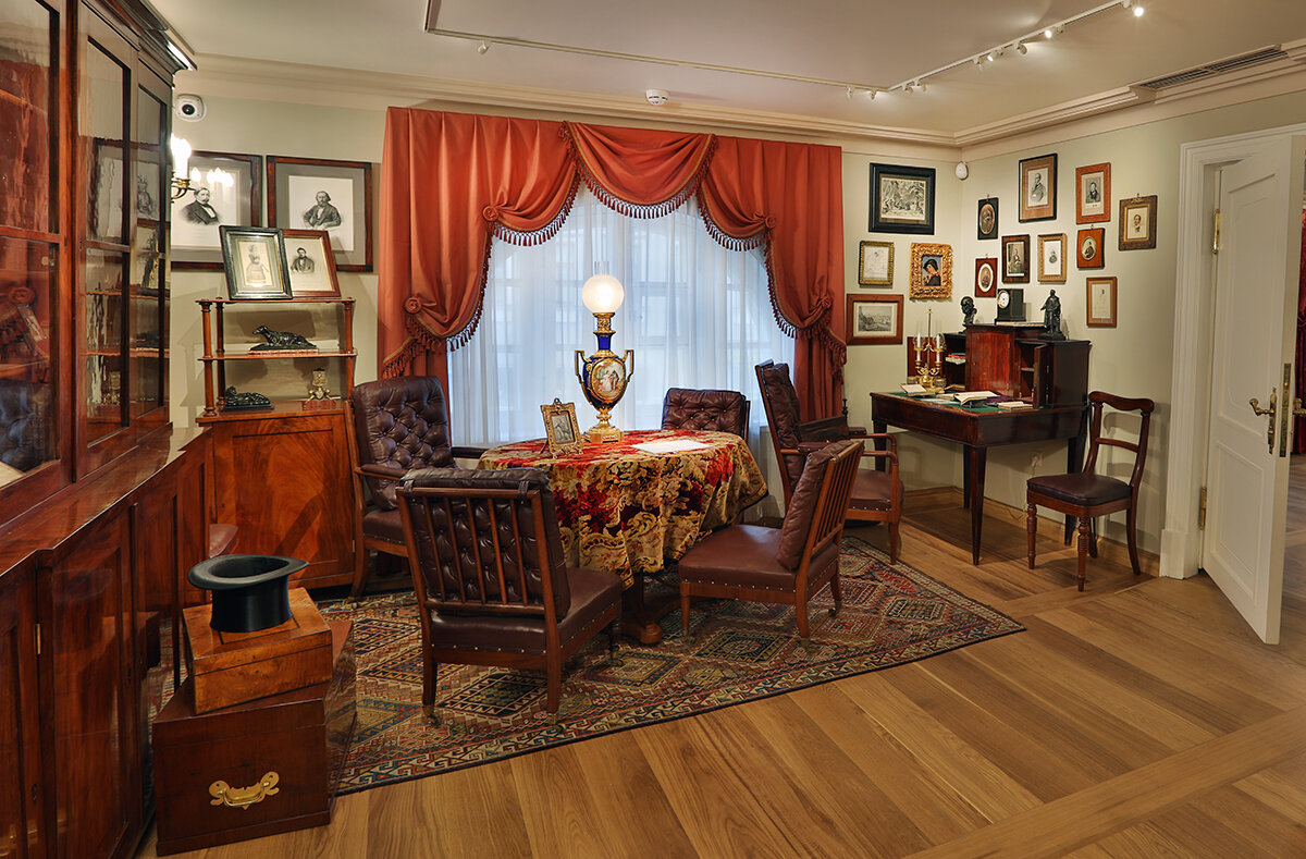 Кабинет И. С. Тургенева