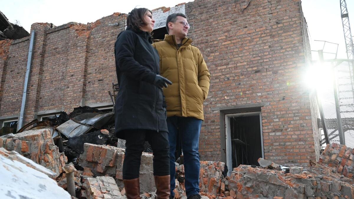    Анналена Бербок и Дмитрий Кулеба в Харькове:Facebook / Dmytro Kuleba