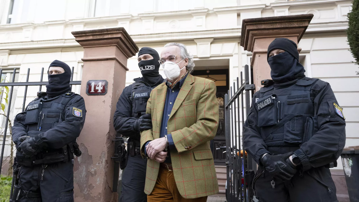 Из открытых источников в интернете. Арест заговорщиков в Германии.