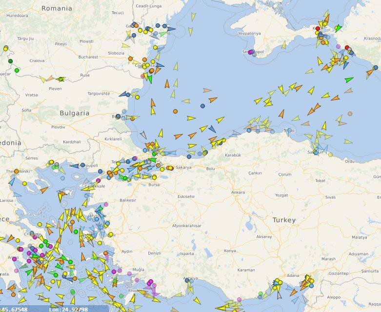 Очередь из танкеров в Босфорском проливе на 06.12.2022. Фото из открытых источников.