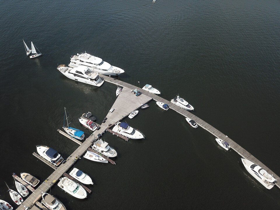     По словам вице-премьера Дениса Мантурова, многие компании жаждут использовать эту марку. Владимир ВЕЛЕНГУРИН