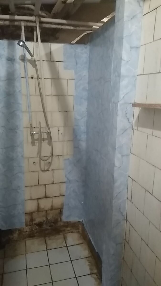 В живую всё выглядит ещё ужаснее. Фото 2020 год. Москва. Фото авторское. 