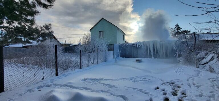    Специалисты Оренбургских тепловых сетей устраняют повреждение на трубопроводе Андрей Севостьянов