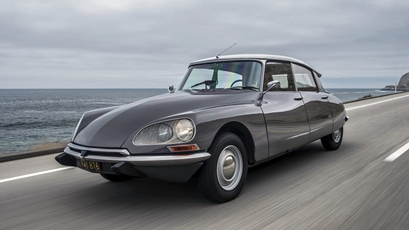 Гидропневматическая система, установленная на Citroën DS21, во многом повлияла на ходовые качества роскошных автомобилей будущего.