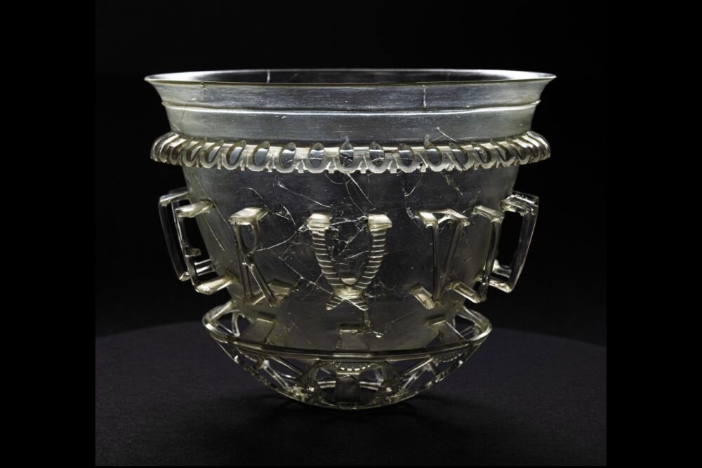 уникальная чаша из древнего саркофага. фото из сети.