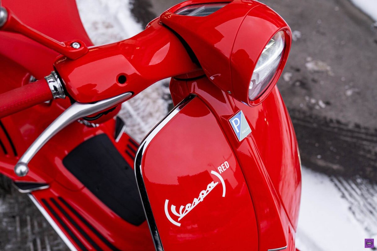 Итальянский мотороллер Vespa