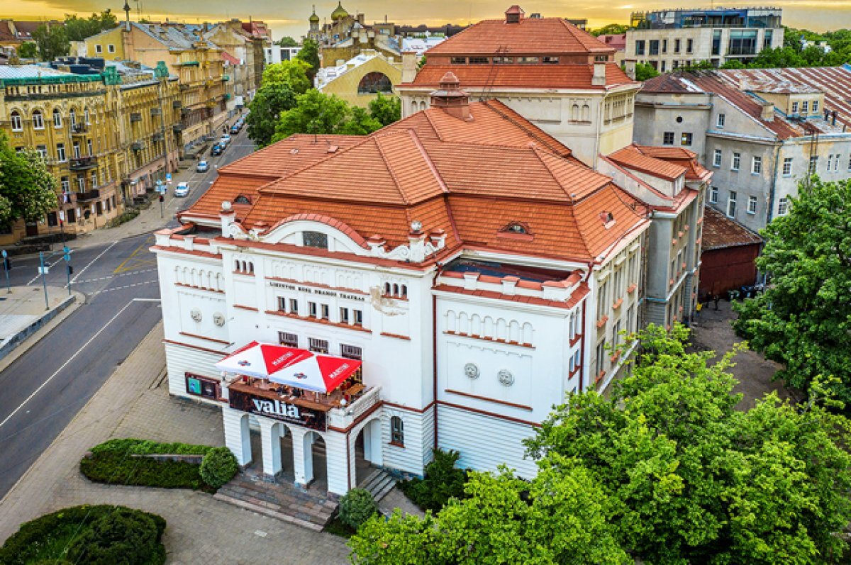    Вильнюсский старый театр, где шел спектакль «Кошкин дом»