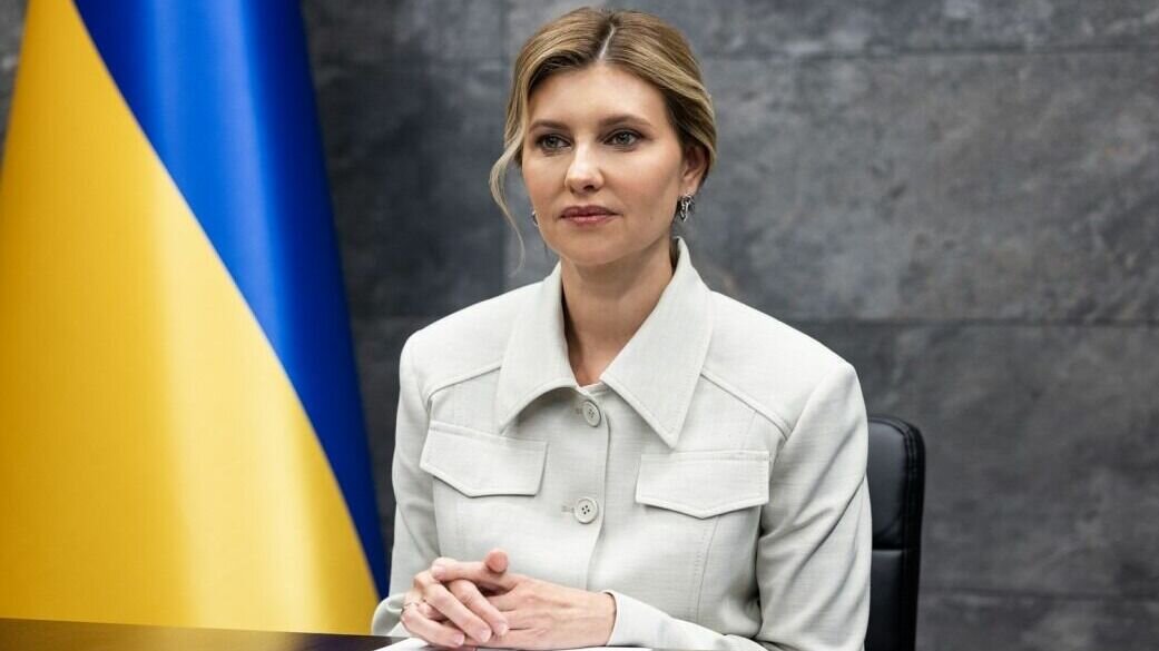     Первая леди Украины через соцсети поздравила супруга Владимира Зеленского с днем рождения. Ему сегодня исполняется 45 лет.
