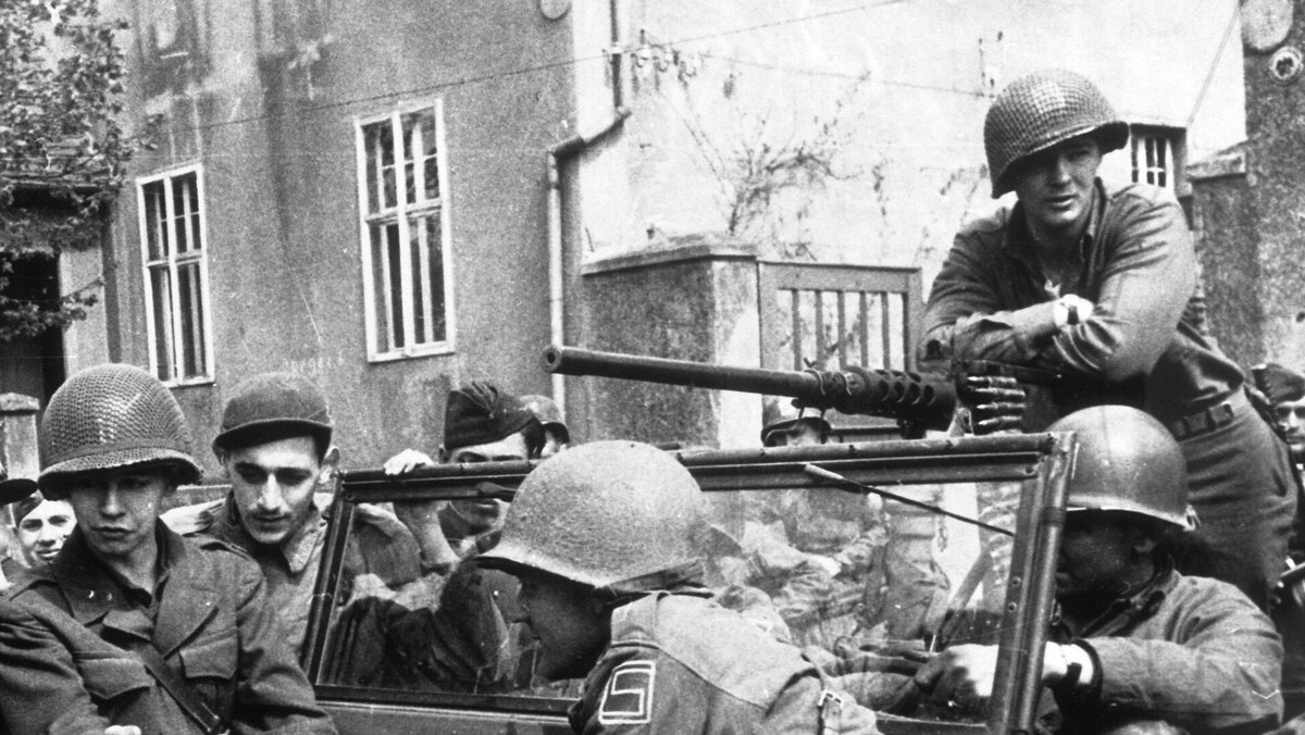 Американские военные в западной Германии, 1945 год, фото waralbum.ru