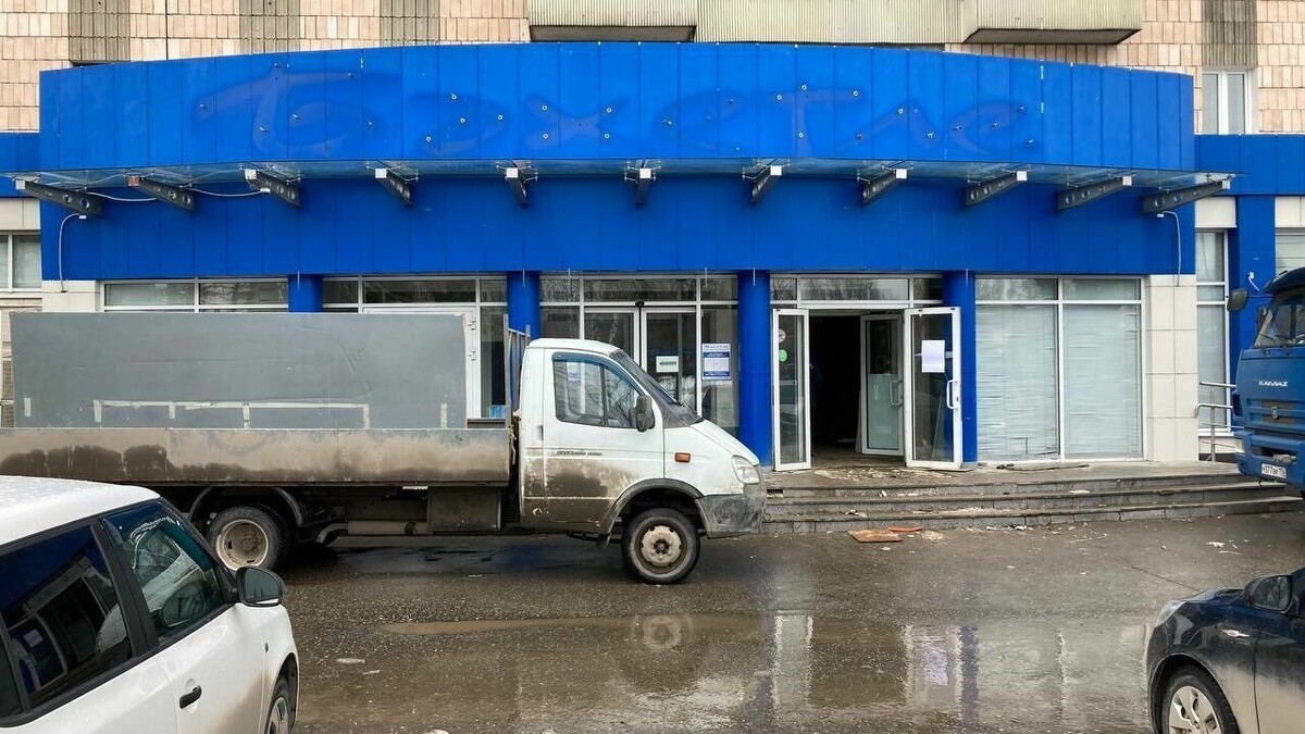     В ходе встречи депутатов Казгордумы с населением жители Московского района пожаловались на темный сквер. Чиновники пообещали разобраться в проблеме на выездном совещании.