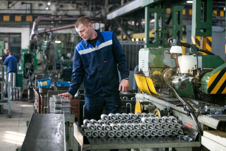    Денис Паслер: «Уралэлектро» — «штучное» предприятие, которых по стране осталось немного Андрей Севостьянов