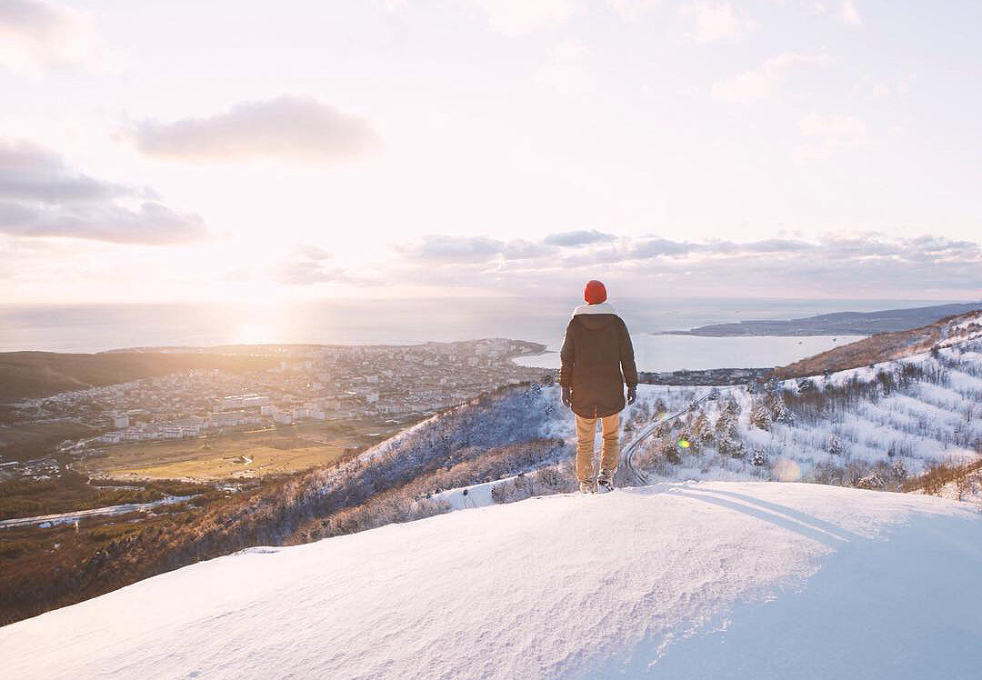 Вид на Геленджикскую бухту с Маркотхского хребта. 