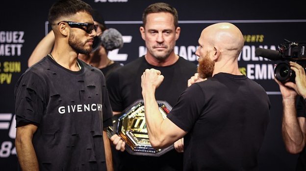    Яир Родригес и Джош Эмметт.UFC