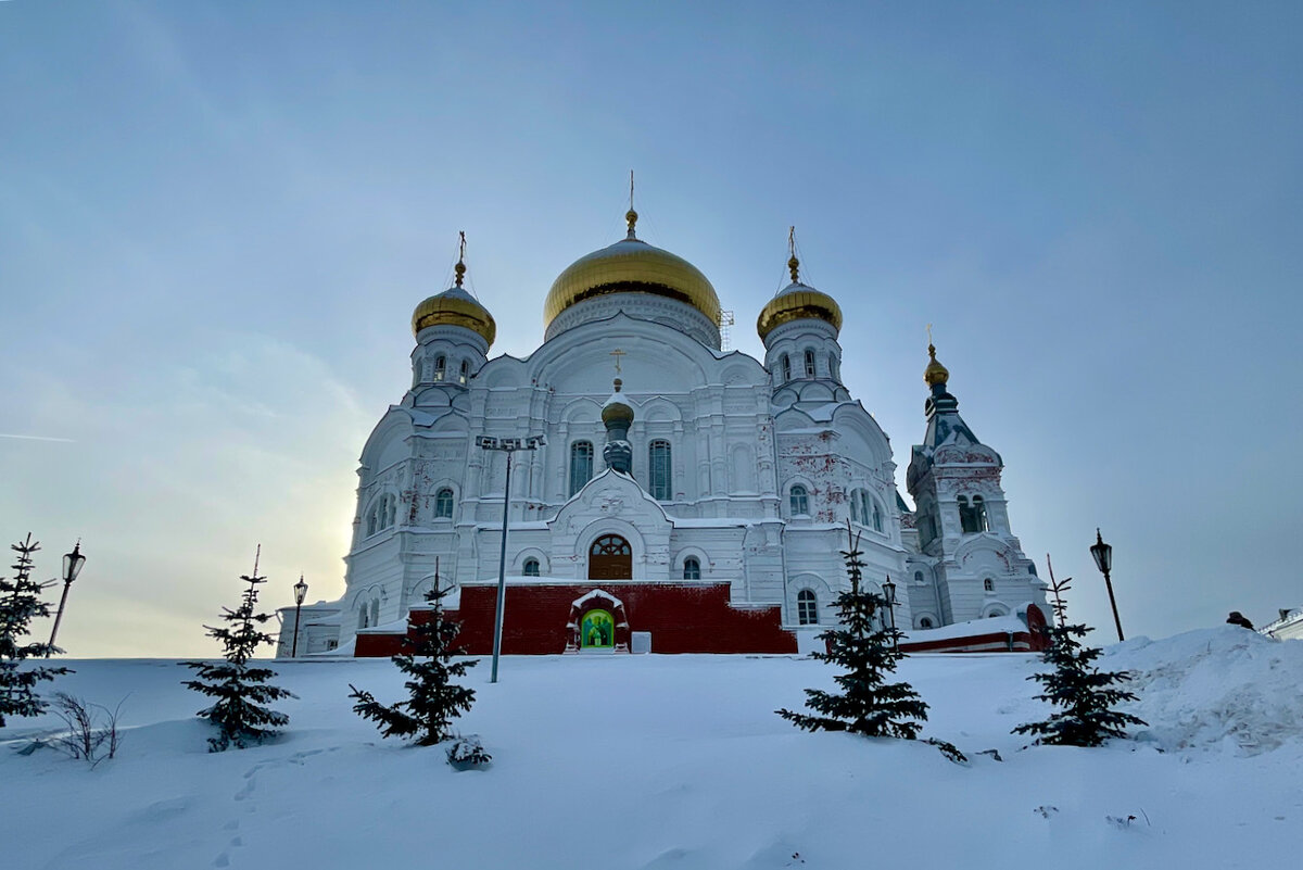 Белогорский монастырь отзывы. Белогорский монастырь Пермский край. Белогорский монастырь в годы богоборчества. Белогорский монастырь в начале 90х. Купель в Белогорском монастыре Пермский край.