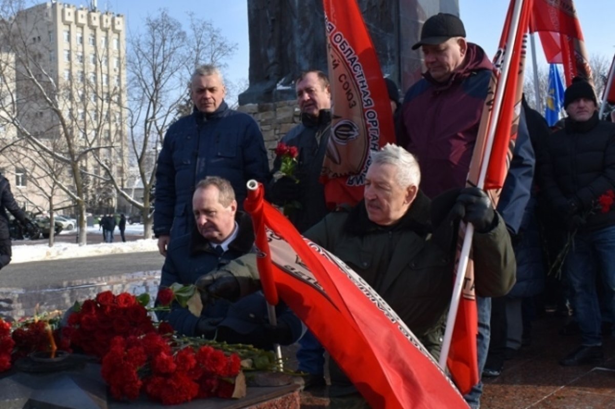    Жители Пензы почтили память воинов у комплекса «Афганские ворота»