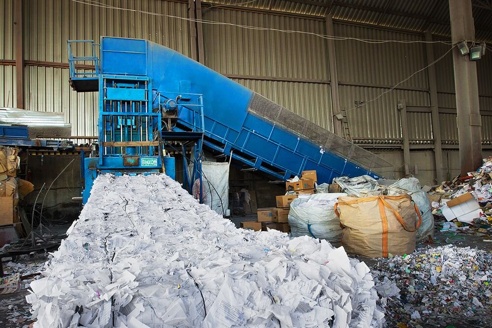    Бумагу – в переработку