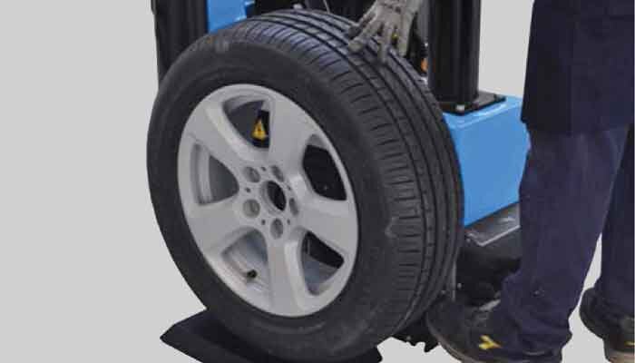    Интересно, что такое шиномонтаж для современного колёсного транспортного средства с точки зрения исполнения всех предусмотренных здесь технических работ?