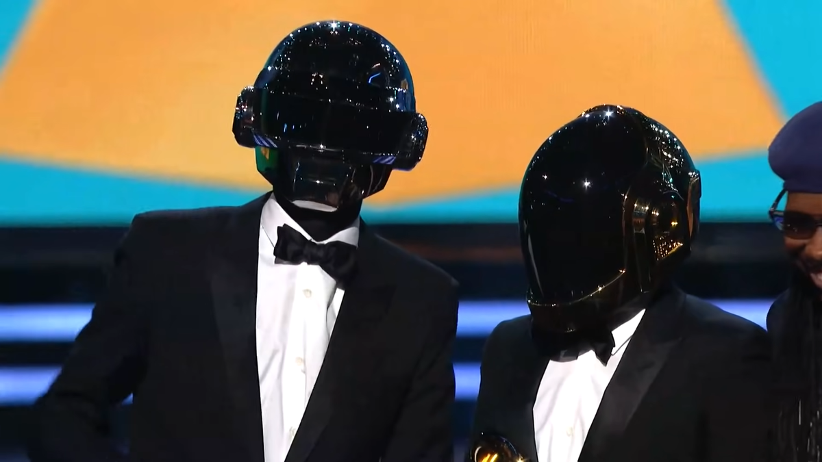     Daft Punk, скриншот из видео «Daft Punk Win Best Pop Duo Group Performance for Get Lucky »