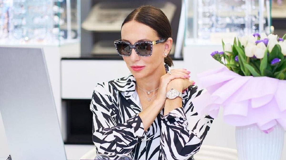    Алика Смехова:instagram.com/alika_smekhova