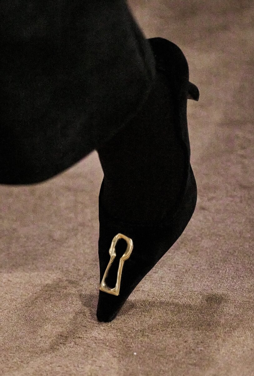 Фото из показа  коллекции SCHIAPARELLI Fall 2023 Ready-to-wear в Париже