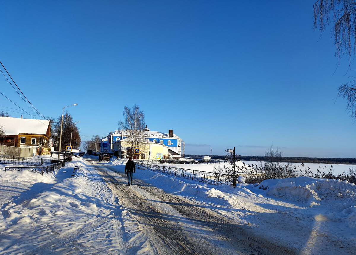 Мышкин - маленький городок на берегу Волги - уютный и душевный. Фото автора