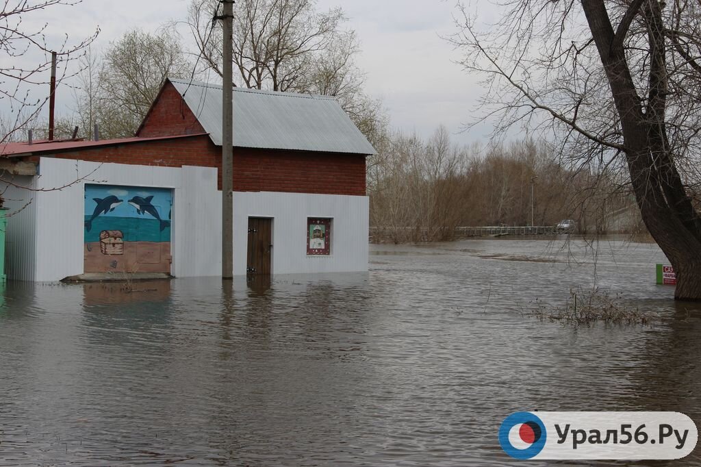    В Оренбурге из-за паводка в зоне подтопления окажутся около 1700 домов. Куда обращаться в случае ЧС?