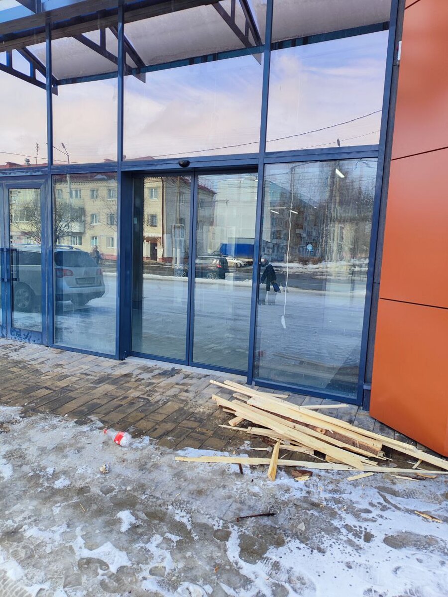    Юра видит все безобразия сверху: в Брянске не открыли на месте ДК имени Гагарина обещанный ТЦ «Космос» avchernov