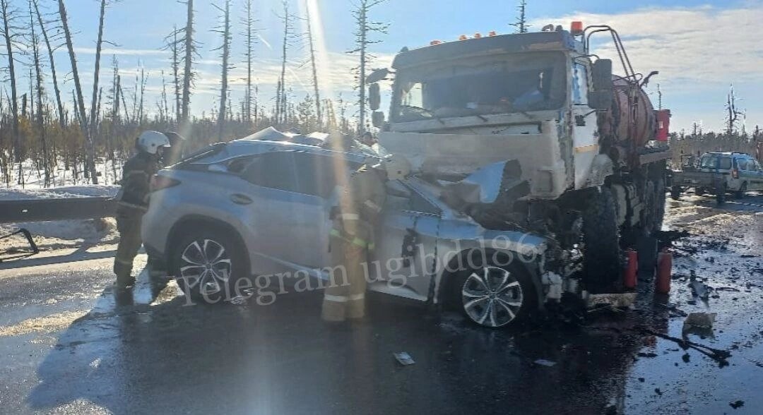    В страшной автоаварии в Советском районе погиб руководитель стоматологической клиники из Югорска с дочерью