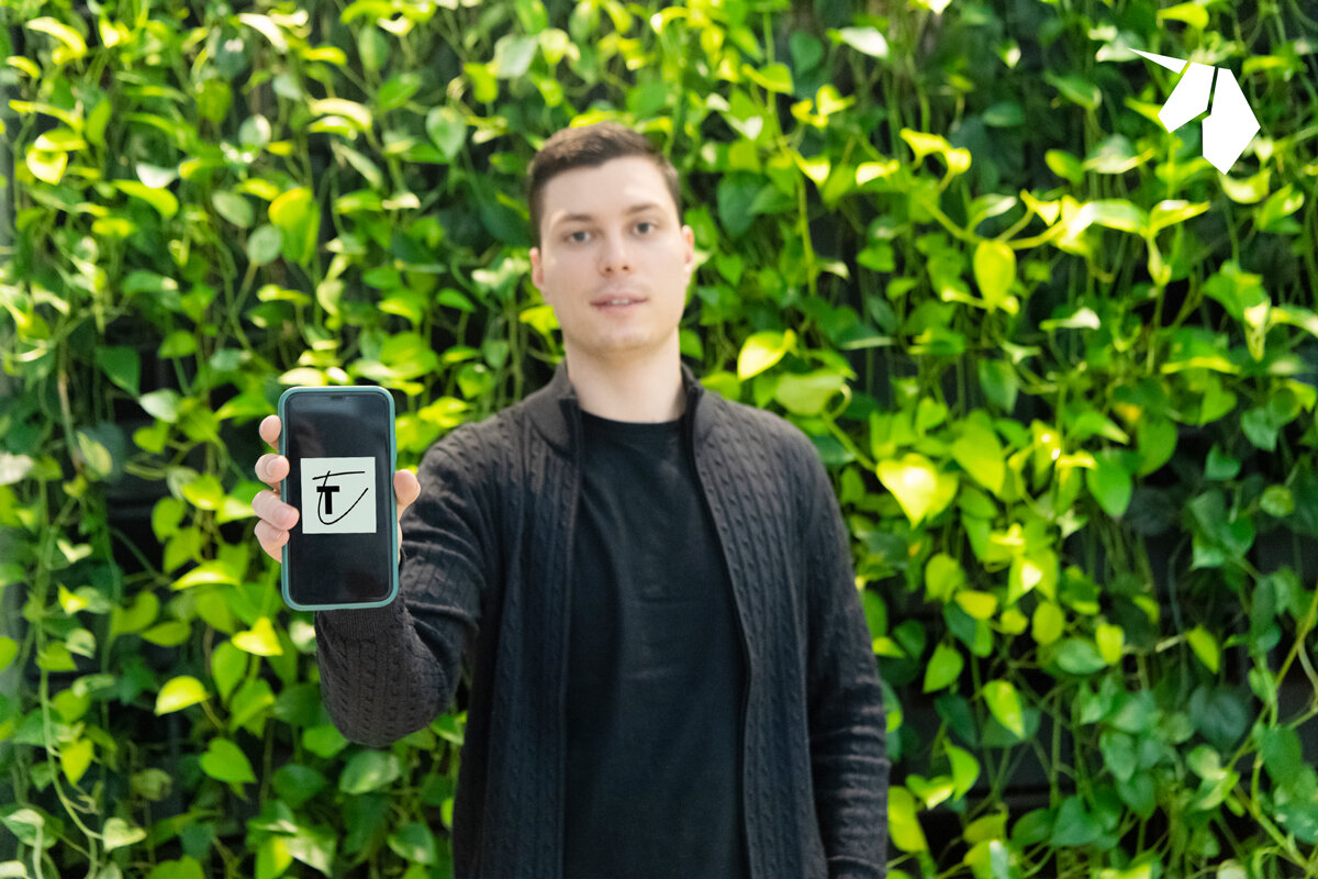 Приложение "Therappy" помогает бороться с различными ментальными проблемами при помощи аудиосессий